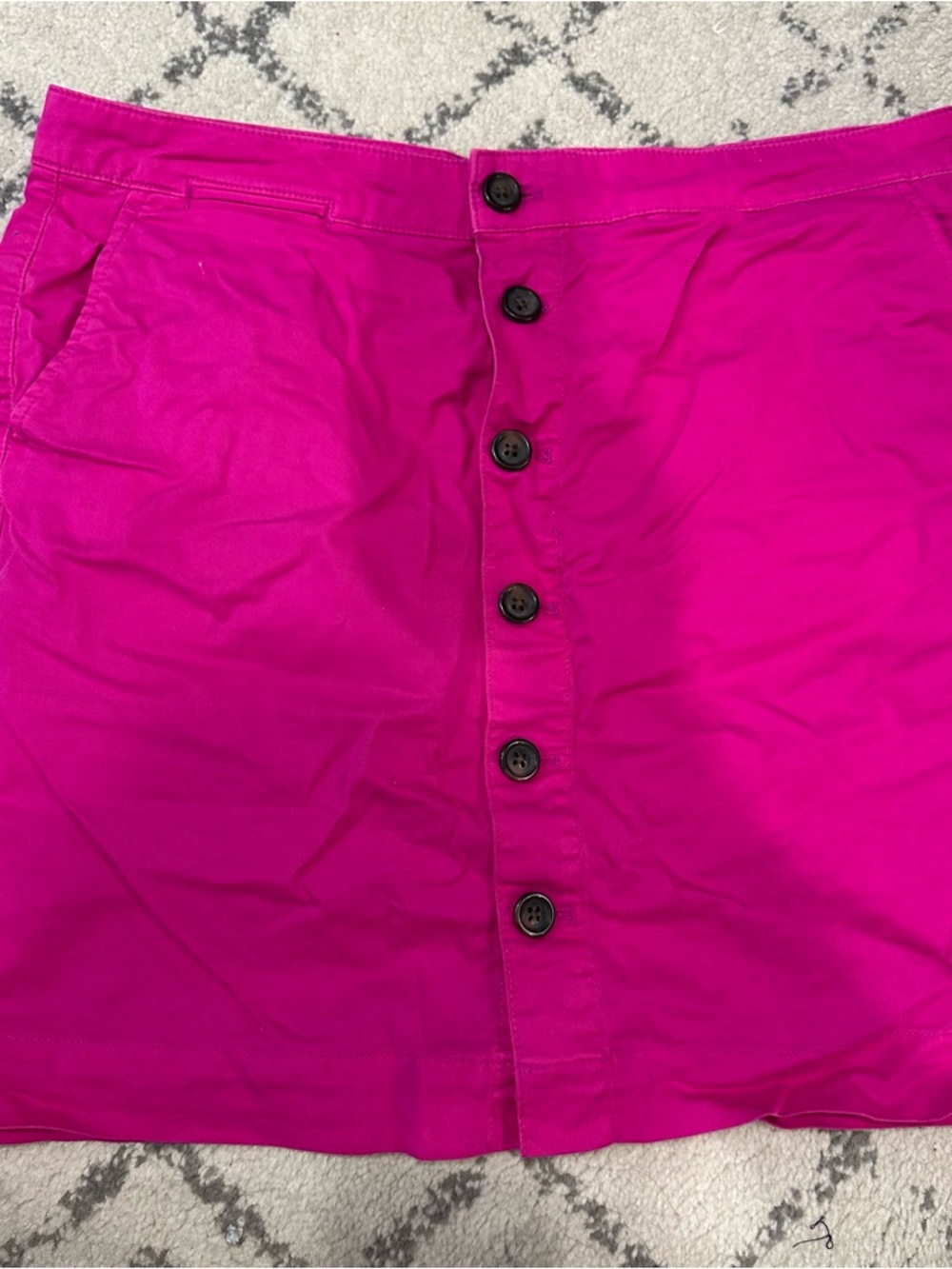 Gap Button-Front Mini Skirt in Bright Fuchsia. Size 4